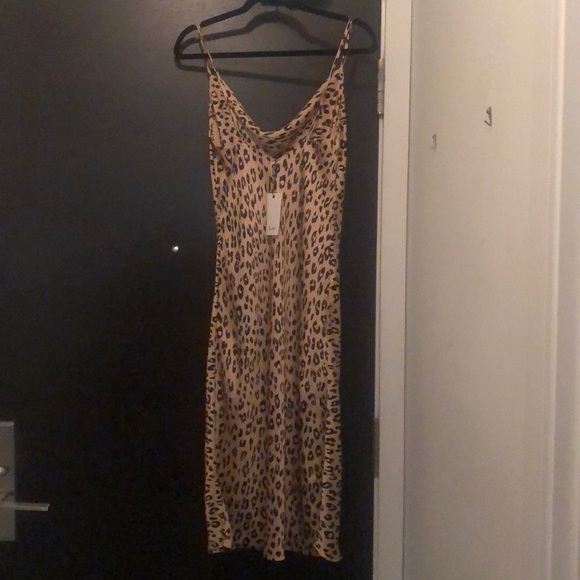 Bardot Leopard print dress size XS - Picture 2 of 3